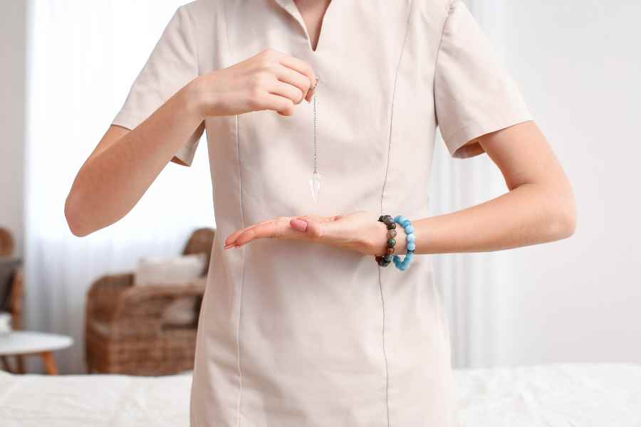 Limpieza energética con péndulo